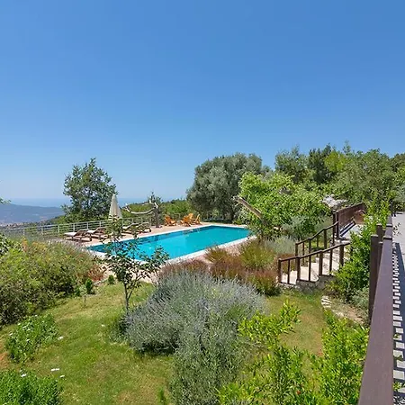 Islamlar Sleeps 9 Villa *